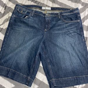 Tommy Hilfiger Long Jean Shorts NWOT SZ 22